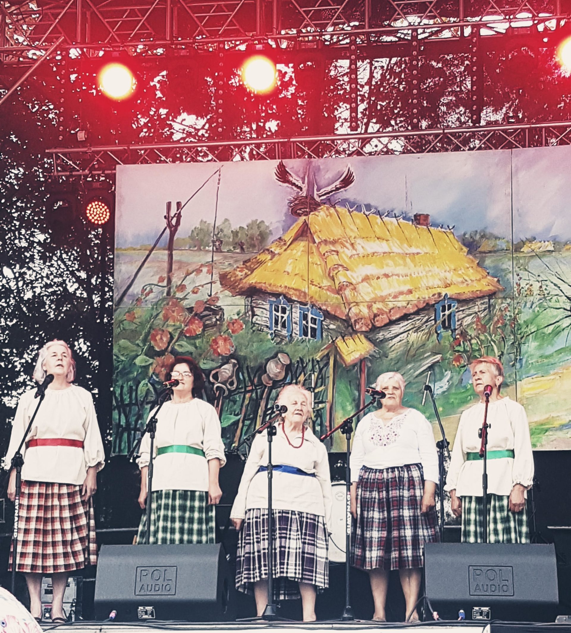 Z wiejskiego podwórza