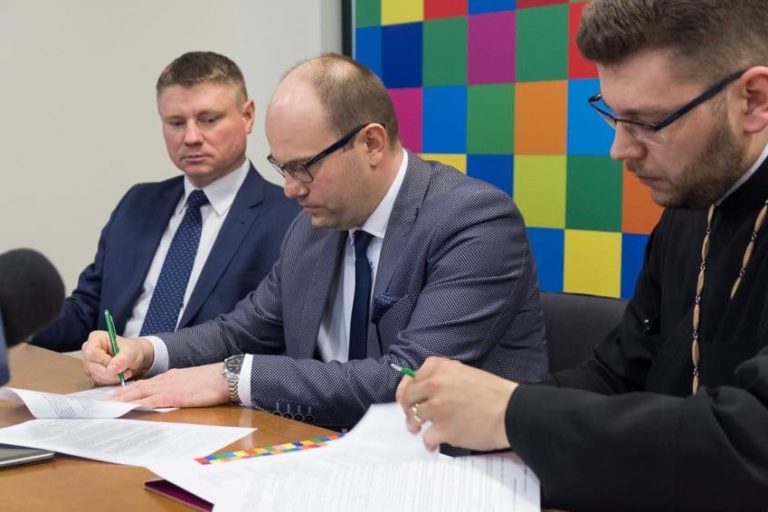 54436737_2117123055031596_1838367644751757312_n