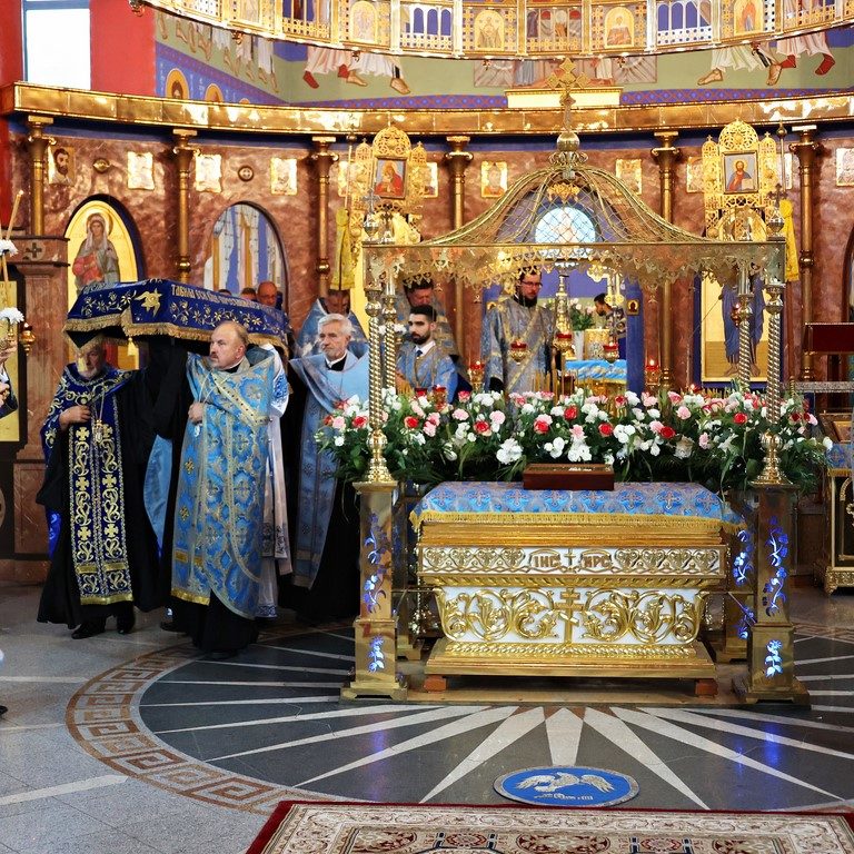 Jutrznia-pogrzebu-Najswietszej-Bogurodzicy-i-procesja-z-plaszczanica-30.08-3-Kopiowanie (1)