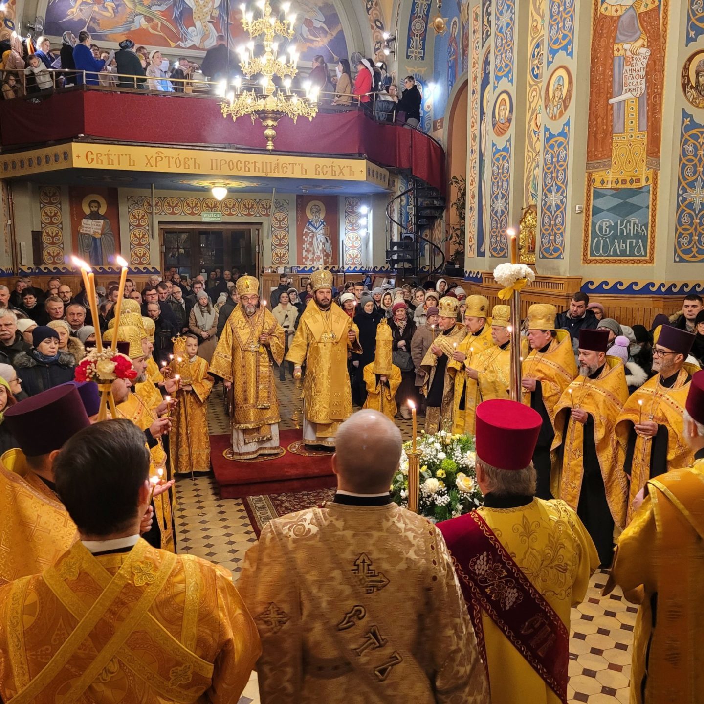 20221218_181304-scaled