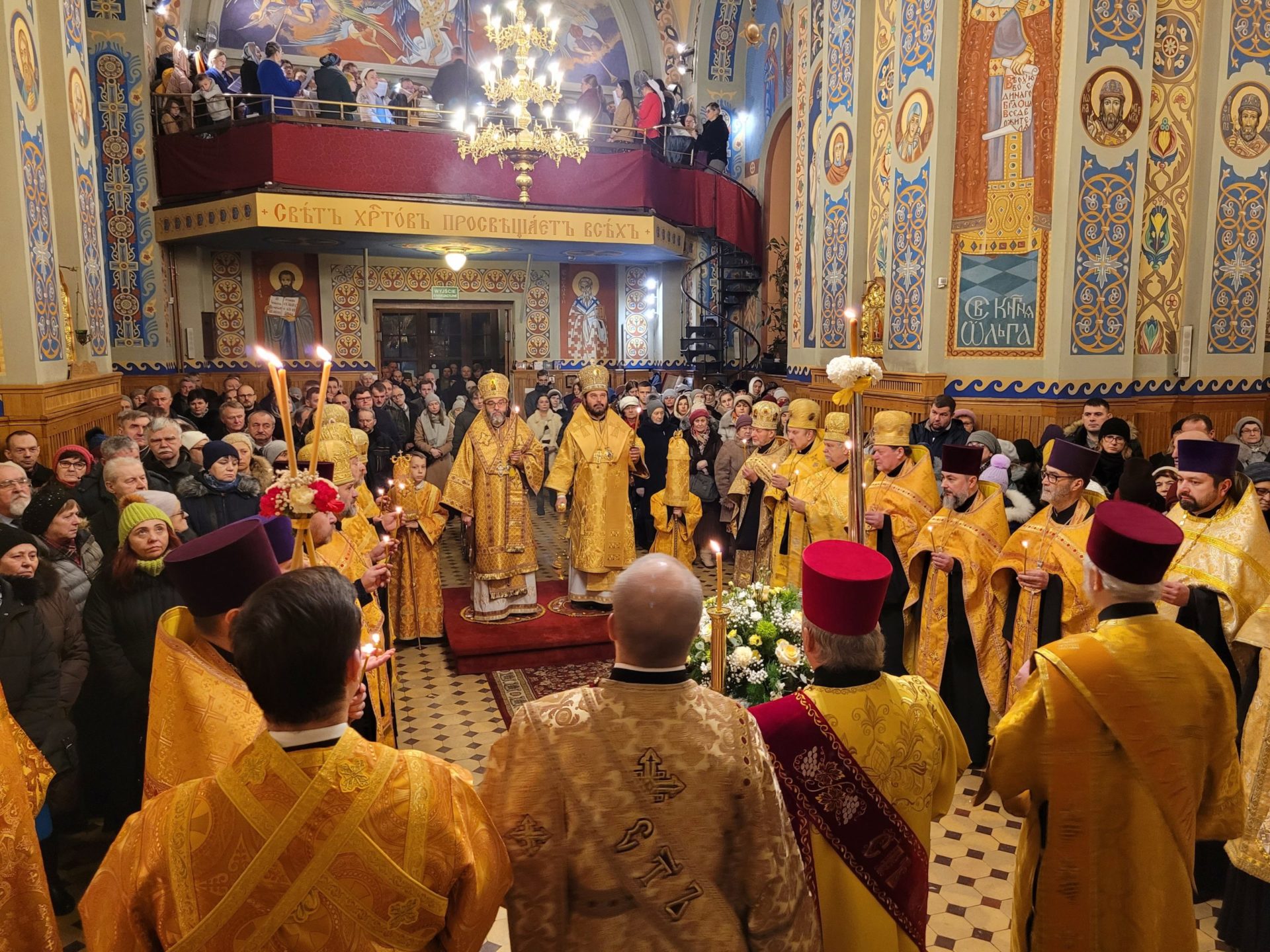 20221218_181304-scaled