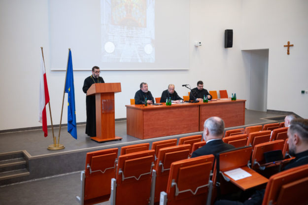 ks-andrzej-kuzma-chat